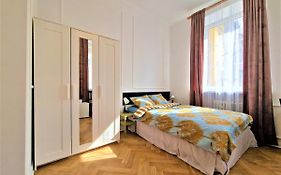 J&W Apartments Swietojanska Rooms