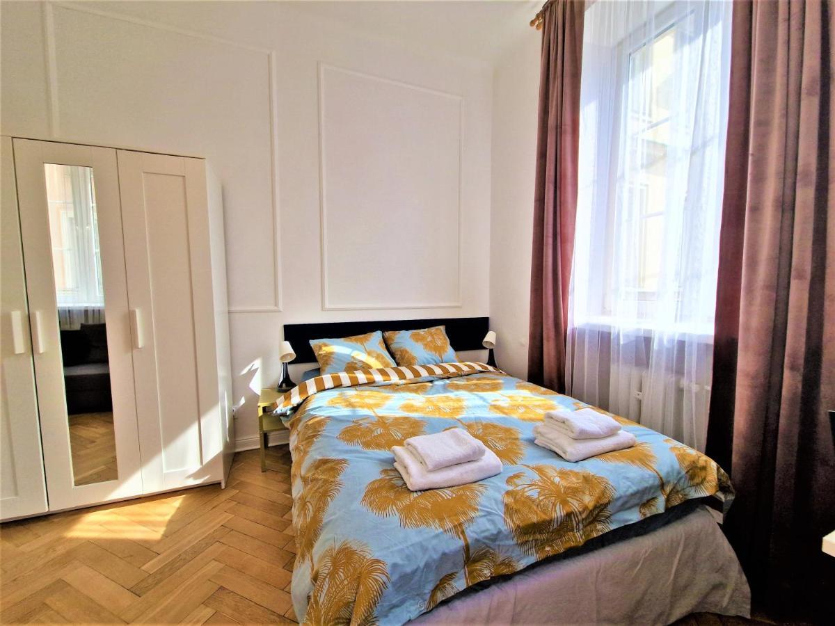 J&W Apartments Swietojanska Rooms Warsaw Exterior photo