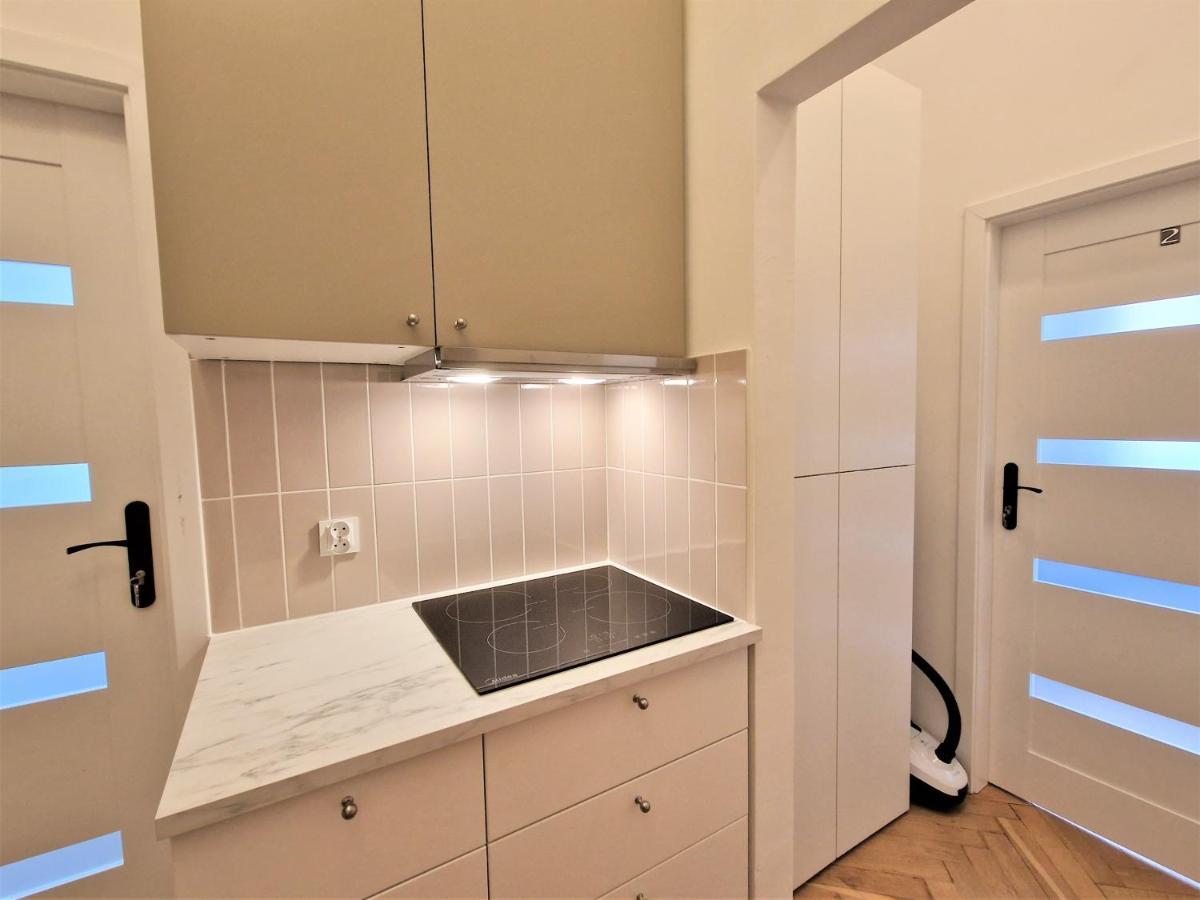 J&W Apartments Swietojanska Rooms Warsaw Exterior photo