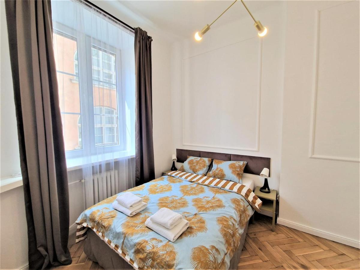 J&W Apartments Swietojanska Rooms Warsaw Exterior photo