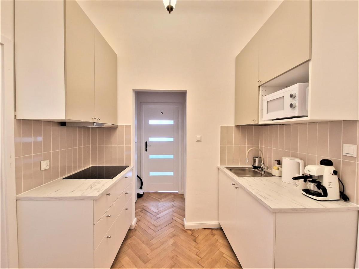 J&W Apartments Swietojanska Rooms Warsaw Exterior photo